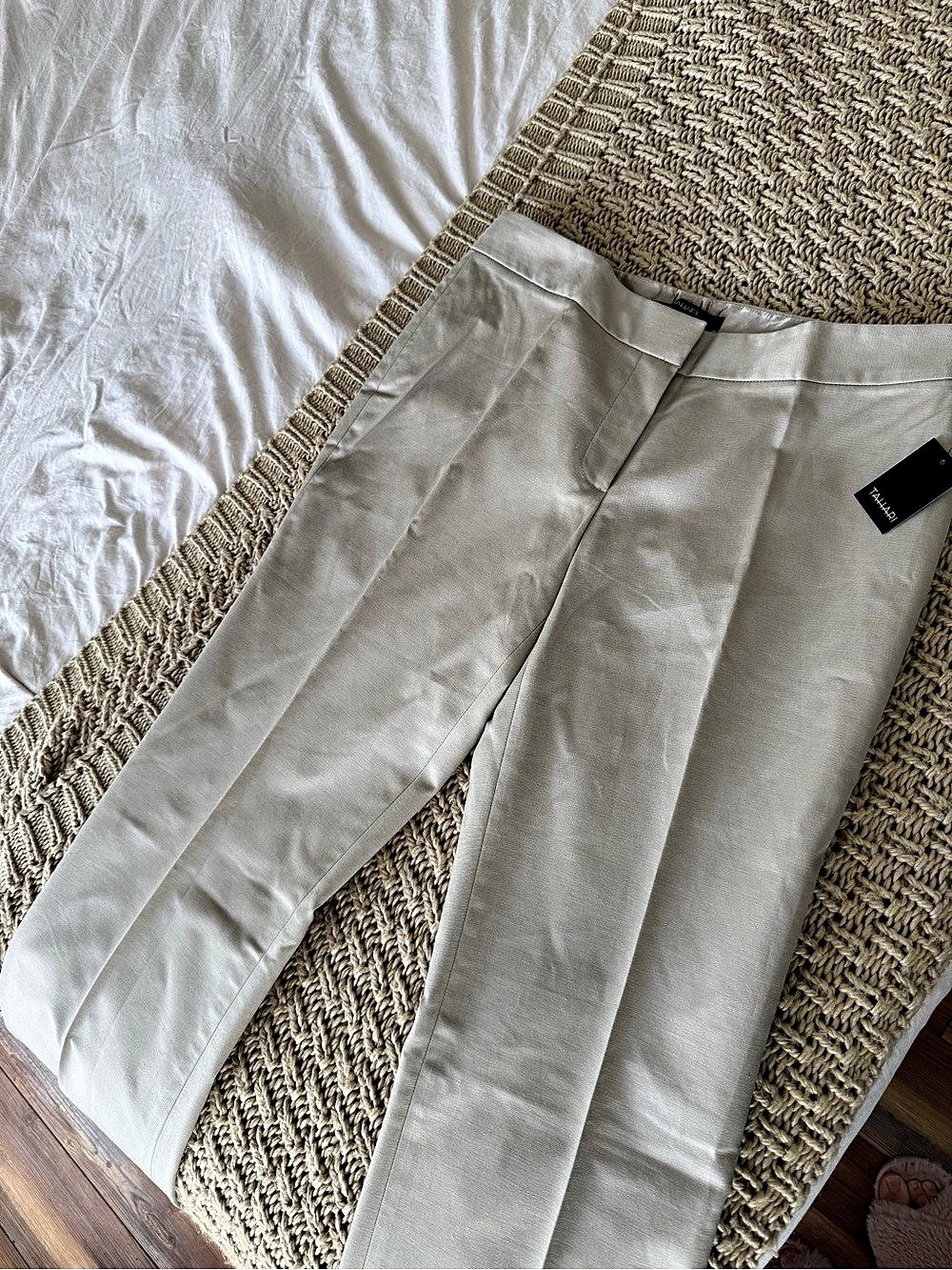 Tahari Terry Pant Straight Leg Pants in Cream Size 4